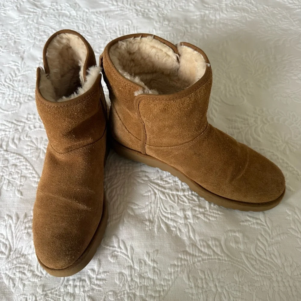 UGG Cory Chestnut Cozy Tan Suede Boots size 8